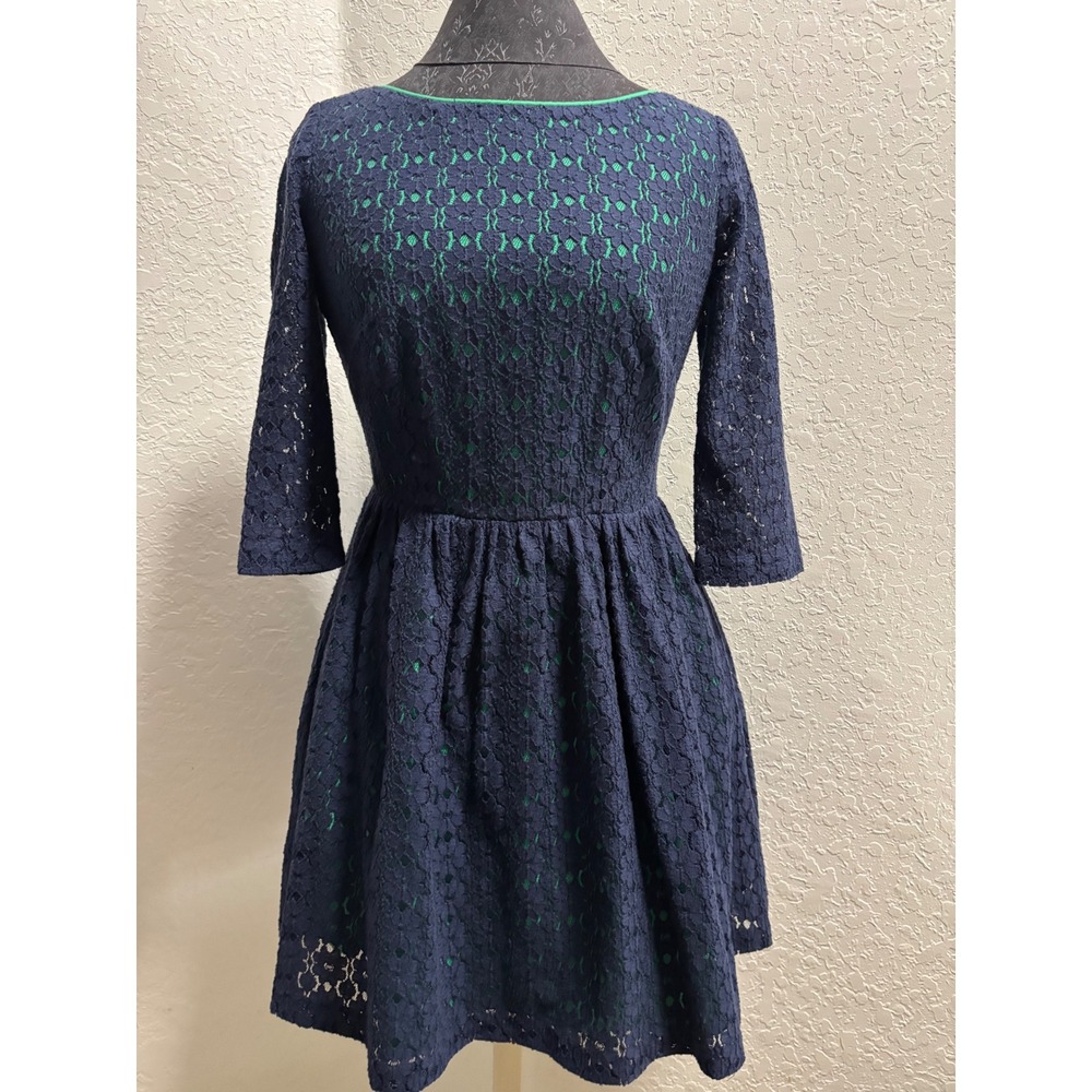 Lilly Pulitzer Navy Blue Lace Fit and Flare Dress Green Lining Cutout Back Sz 2‎